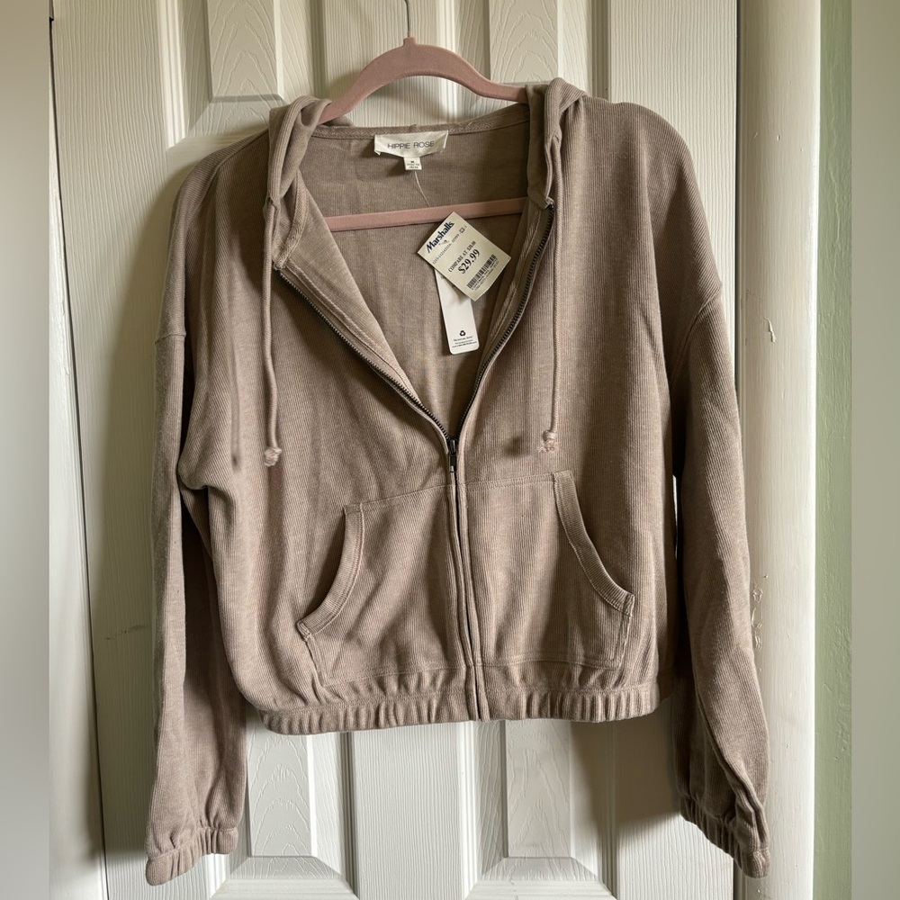 Beige sweat suit, never worn, size medium